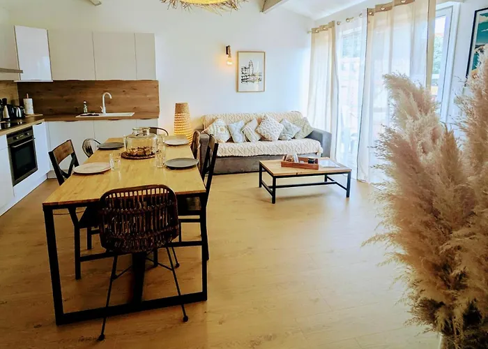 42 M2 D'elegance Avec Terrasse, Parking, Belle Vue Διαμέρισμα *